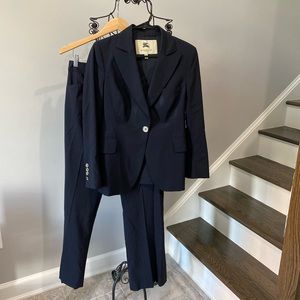 Burberry London Woman’s 2 Piece Navy Pants Suit Size 8